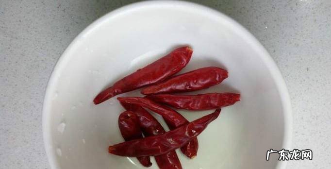 鸡脖子炖土豆的家常做法
