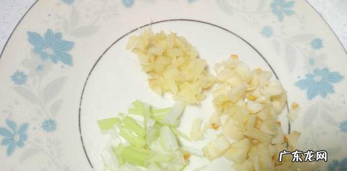 豆泡炒小白菜的家常做法