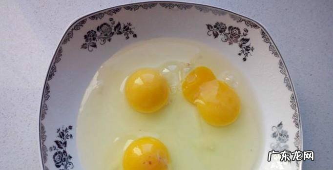 双椒炒虾酱鸡蛋的家常做法