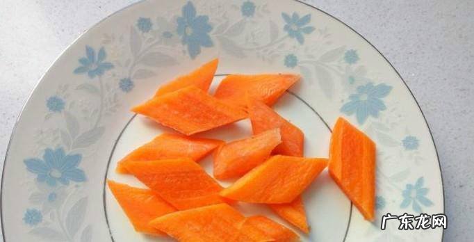 黄瓜圆葱炒鸡蛋的家常做法