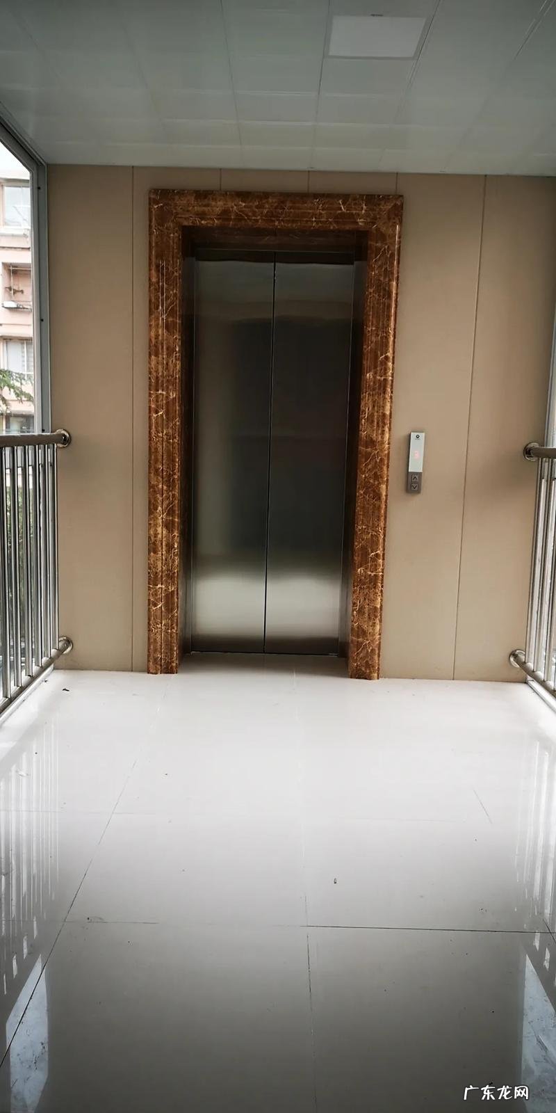 电梯与卧室隔着一墙能住吗