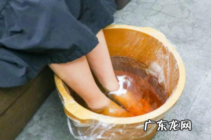 泡脚在几点钟泡脚最好啊 每天几点泡脚最合适