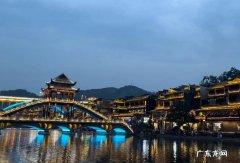 长沙凤凰古城旅游攻略,长沙到凤凰古城自驾游路线,长沙去凤凰古城多少钱？