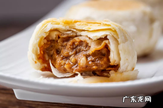 一个鲜肉月饼的热量是多少 鲜肉月饼一天可以吃几个