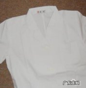 白衣服上整上樱桃水怎么办
