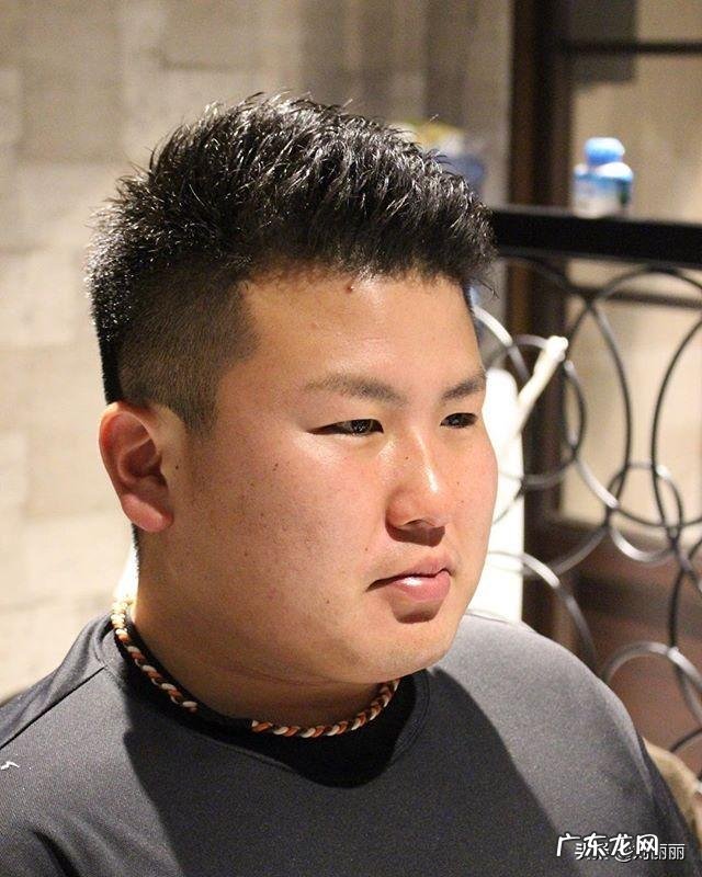 胖脸男生短发发型图片 胖脸男生短发发型图
