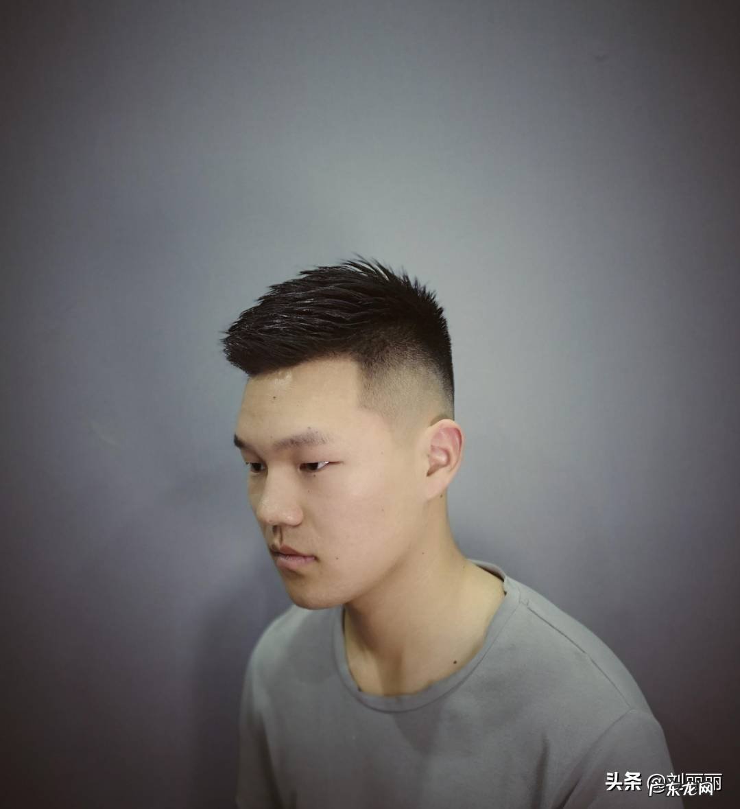 胖脸男生短发发型图片 胖脸男生短发发型图