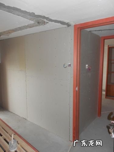 客厅吊顶用集成板好还是石膏板好 隔墙用集成板好还是石膏板好