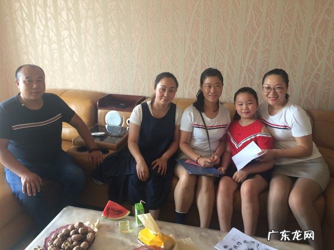穿短裙去家访合适吗
