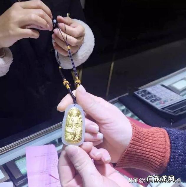 和田玉4d足金是什么意思 和田玉4d足金是什么价钱