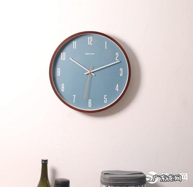 挂表摆放在客厅什么位置好 挂表放在客厅哪个位置好