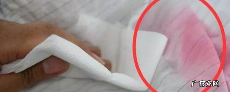 衣服褪色怎么洗才能不褪色,衣服褪色怎么洗才能不褪色掉毛