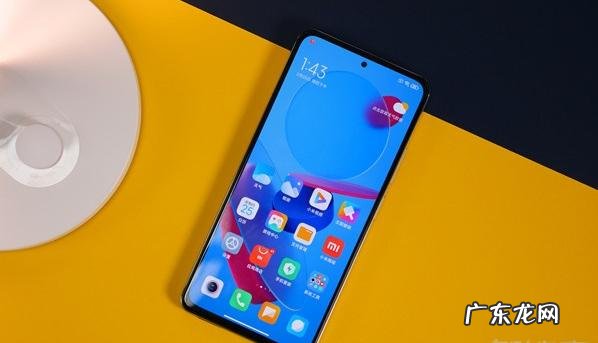 红米k40屏幕材质