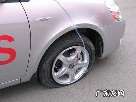 高速怎么踩刹车最安全