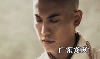 女主叫楚月男主是和尚皇帝的穿越小说 女主叫楚月男主是和尚是什么穿越小说