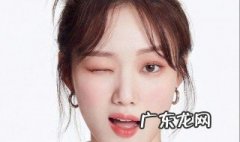 怎么让刘海贴着额头 怎么让刘海贴着额头不翘
