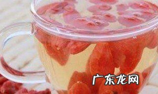 用红枸杞泡水的功效 用红枸杞泡水的功效与禁忌