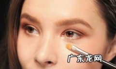 粉底液涂完遮瑕用哪种好 粉底液的遮瑕效果一般怎么办
