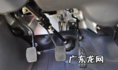 掉头什么时候松离合和刹车 掉头什么时候松离合和刹车