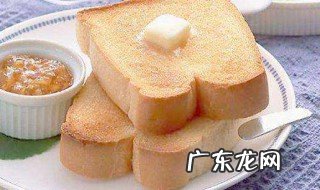 早晨吃面包都搭配什么 早上吃面包搭配什么