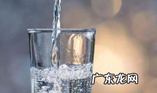 睡前一杯水有什么好处 睡前一杯水有什么好处和坏处
