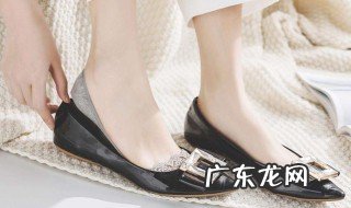 皮鞋挤脚怎么办妙招 皮鞋挤脚怎么办?