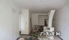 白墙面油污怎么处理方法 白墙面上油污怎么去除