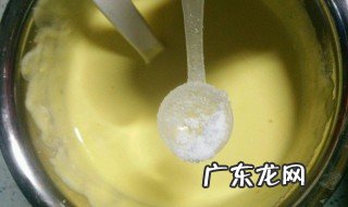 电饭锅做蛋糕中间湿 电饭锅蛋糕中间湿的怎么回事