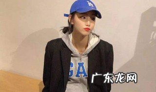 卫衣里面需要穿什么吗 卫衣里面用不用穿衣服