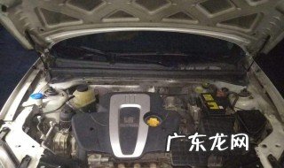 荣威550油箱盖怎么开图片 荣威550油箱盖怎么开