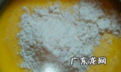为什么面粉会变黄 为什么面粉发出来是黄的