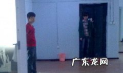 镜子玻璃出现花斑怎么办 镜子玻璃花了怎么办
