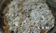 白蒿泡水喝的功效_中草药_知识百科 白蒿泡水喝的功效是什么