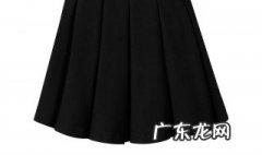 黑色a字裙搭配什么上衣 黑色a字裙搭配什么上衣好看