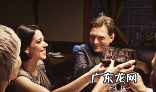 约女生第一次见面送什么好 约女生第一次见面送什么好呢