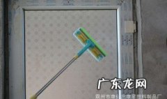 玻璃擦吸住了怎么打开 玻璃擦吸住了怎么打开呢