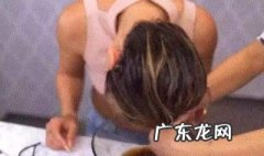 如何在家干洗头发视频 如何在家干洗头发