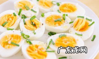 保鲜膜腌鸡蛋出油最好的方法 腌鸡蛋出油最好的方法