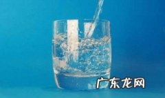 一天喝多少水最好 一个成人一天喝多少水最好