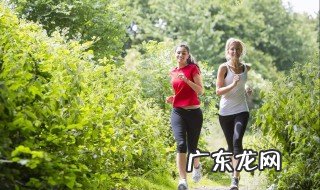 跑步的时候手机放哪里 跑步的时候手机放哪里不会掉