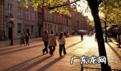 傍晚和儿子散步发朋友圈的句子 傍晚和儿子散步的心情说说