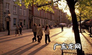 傍晚和儿子散步发朋友圈的句子 傍晚和儿子散步的心情说说