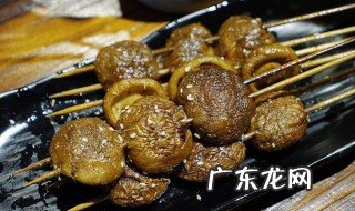 深夜吃烤串的说说 半夜吃烤串发朋友圈的句子