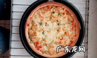 菠萝披萨饼做法 菠萝披萨的制作
