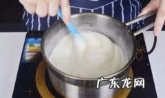 鲜牛奶对老年人的功效与作用 鲜牛奶对老人有什么好处