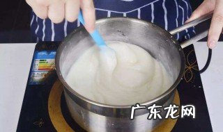鲜牛奶对老年人的功效与作用 鲜牛奶对老人有什么好处
