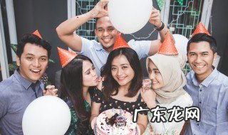 调侃自己又要老一岁 调侃自己又老了一岁的句子