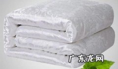 蚕丝被是什么季节盖的 蚕丝被是什么季节盖的呢