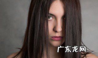 如何盘出蓬松的头发颜色 如何盘出蓬松的头发