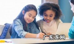 山坡上有什么补充句子三年级 山坡上有什么补充句子